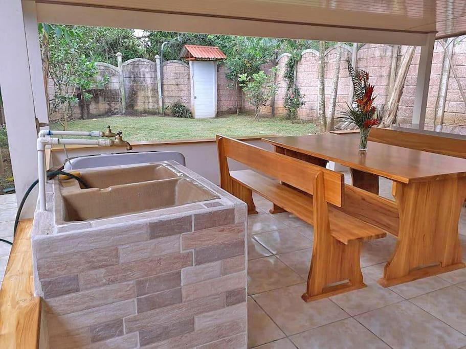 Tropical Bee Garden Holiday Houses Savegre 외부 사진